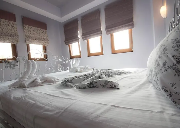 Harmony Deluxe Villa Theológosz